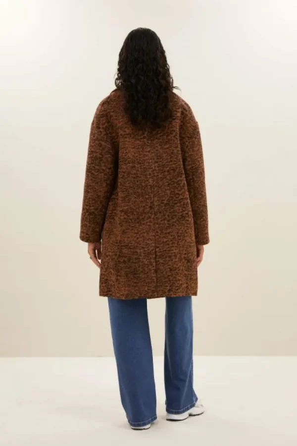 By bar Jassen<dore leo coat | leopard