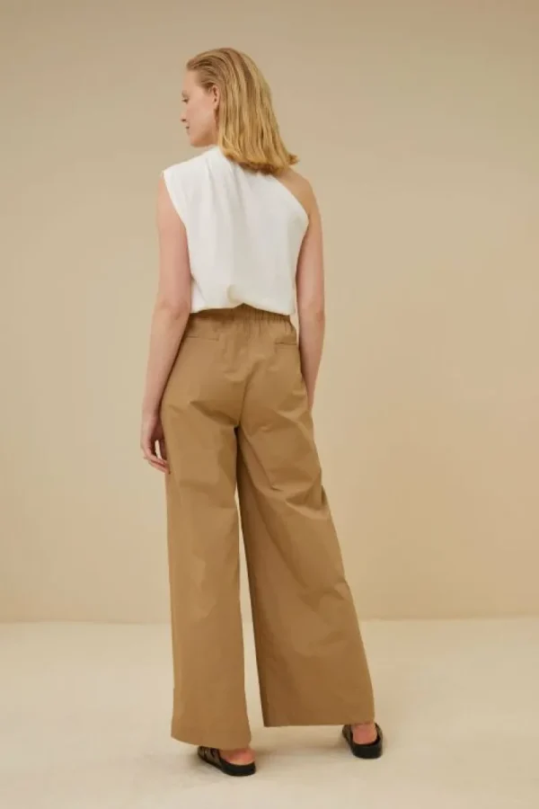By bar Broeken<eli poplin pant | camel