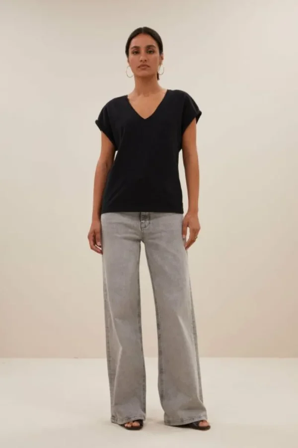 By bar Tops & Shirts<momi logo top | jet black