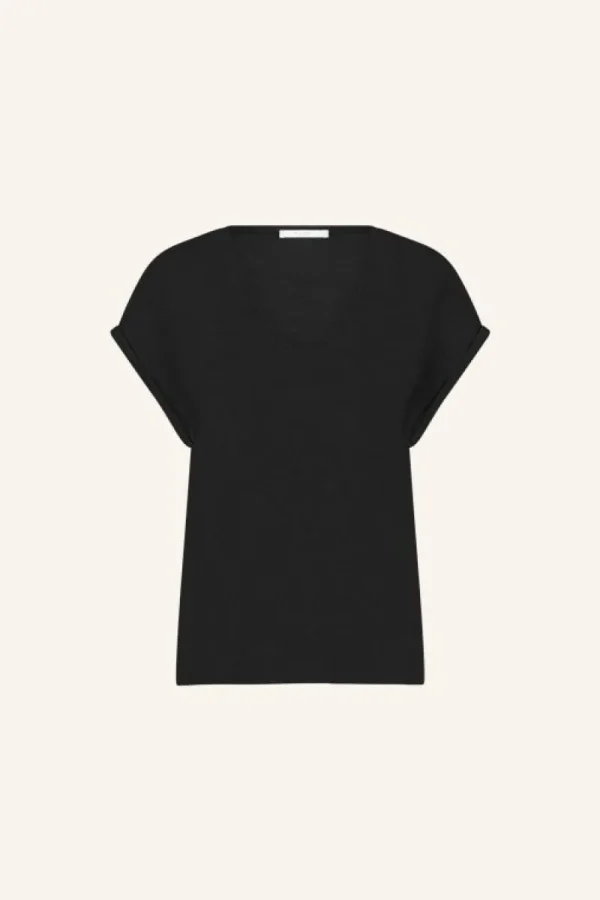 By bar Tops & Shirts<momi logo top | jet black