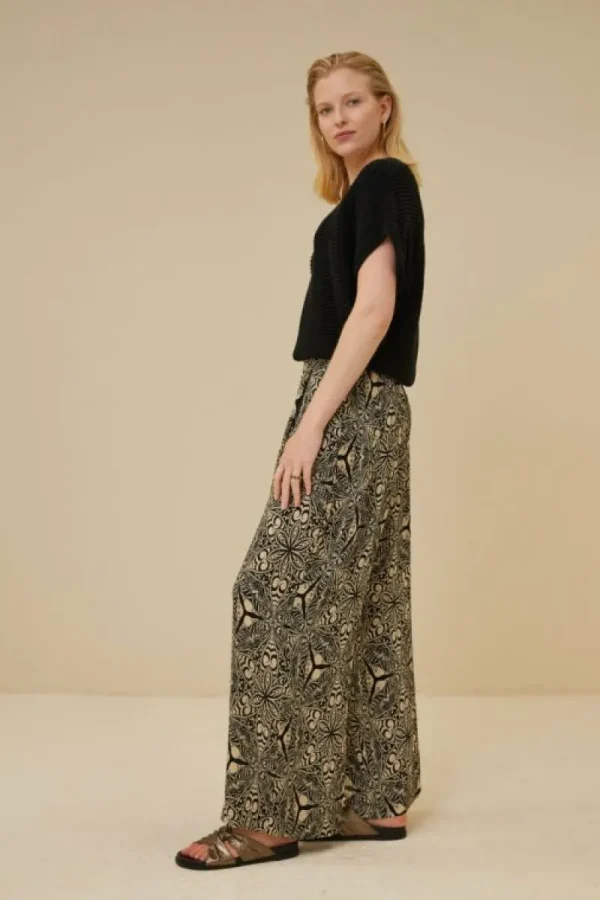 By bar Truien<new ale top | jet black