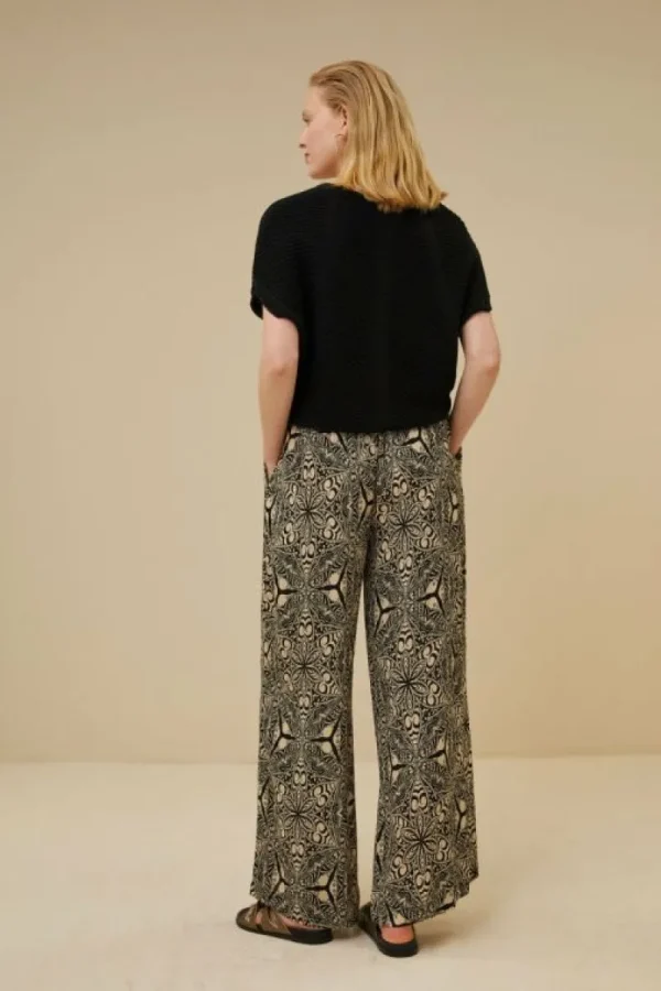 By bar Truien<new ale top | jet black
