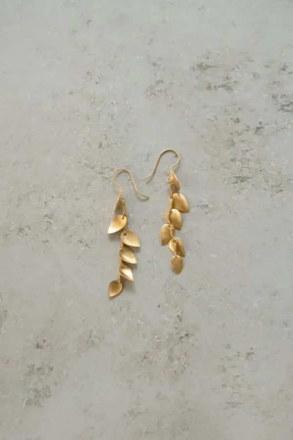 By bar Oorbellen | Sieraden<PD leaves string | gold